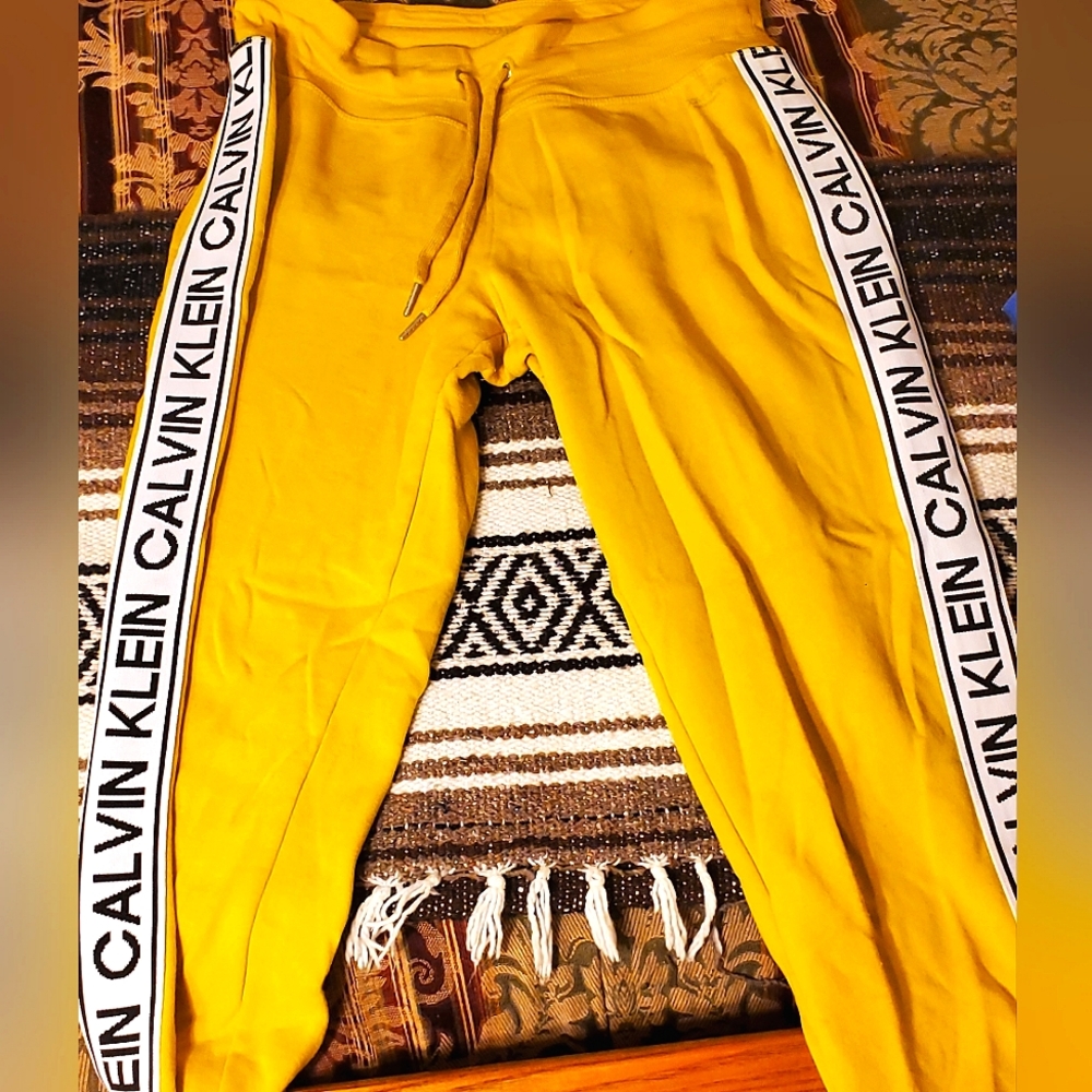 Calvin Klein sweatpants | Size M